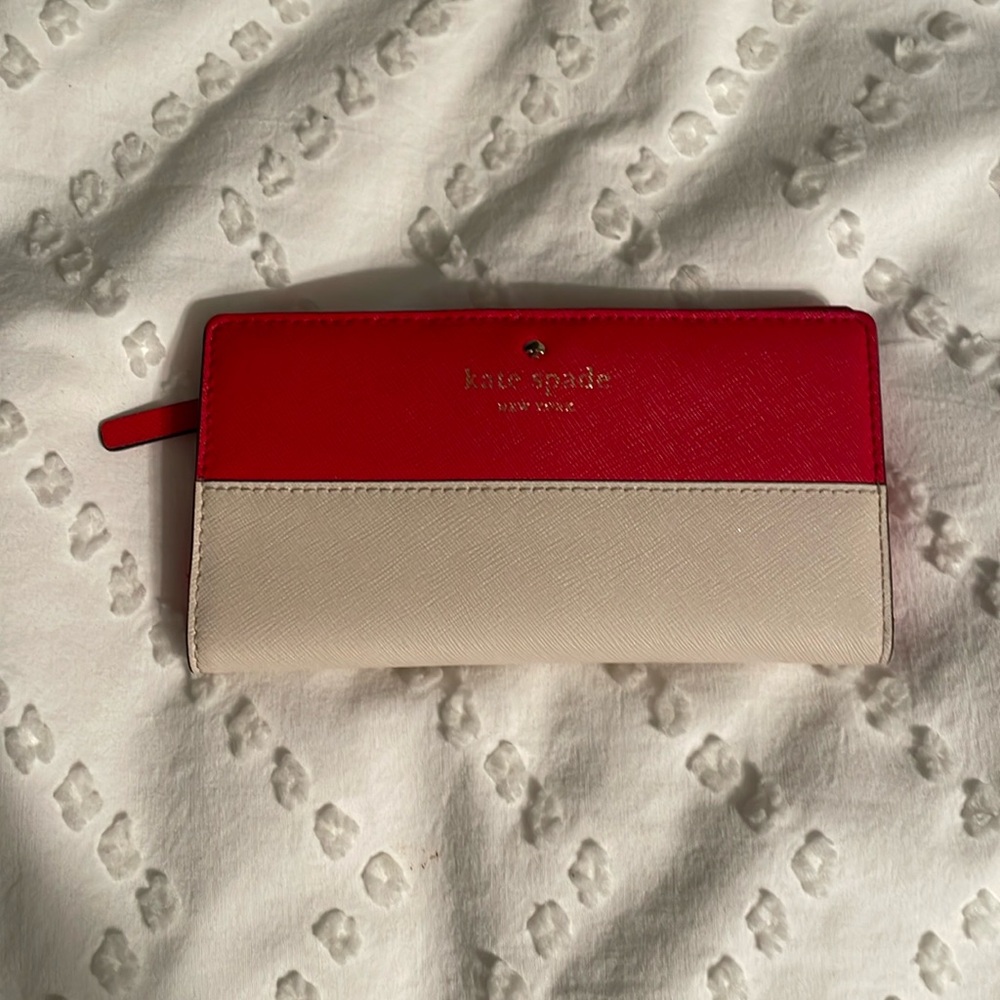 Kate Spade ♠️ large Schuyler wallet red and cream 2 tone